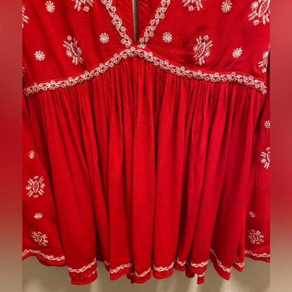Vici Red & White Roses & More Embroidered Blouse Size Small New With Tag - Picture 7 of 12